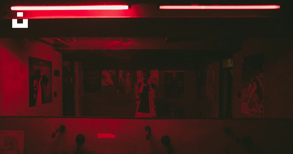 Dimly lighted room photo – Free Brown Image on Unsplash