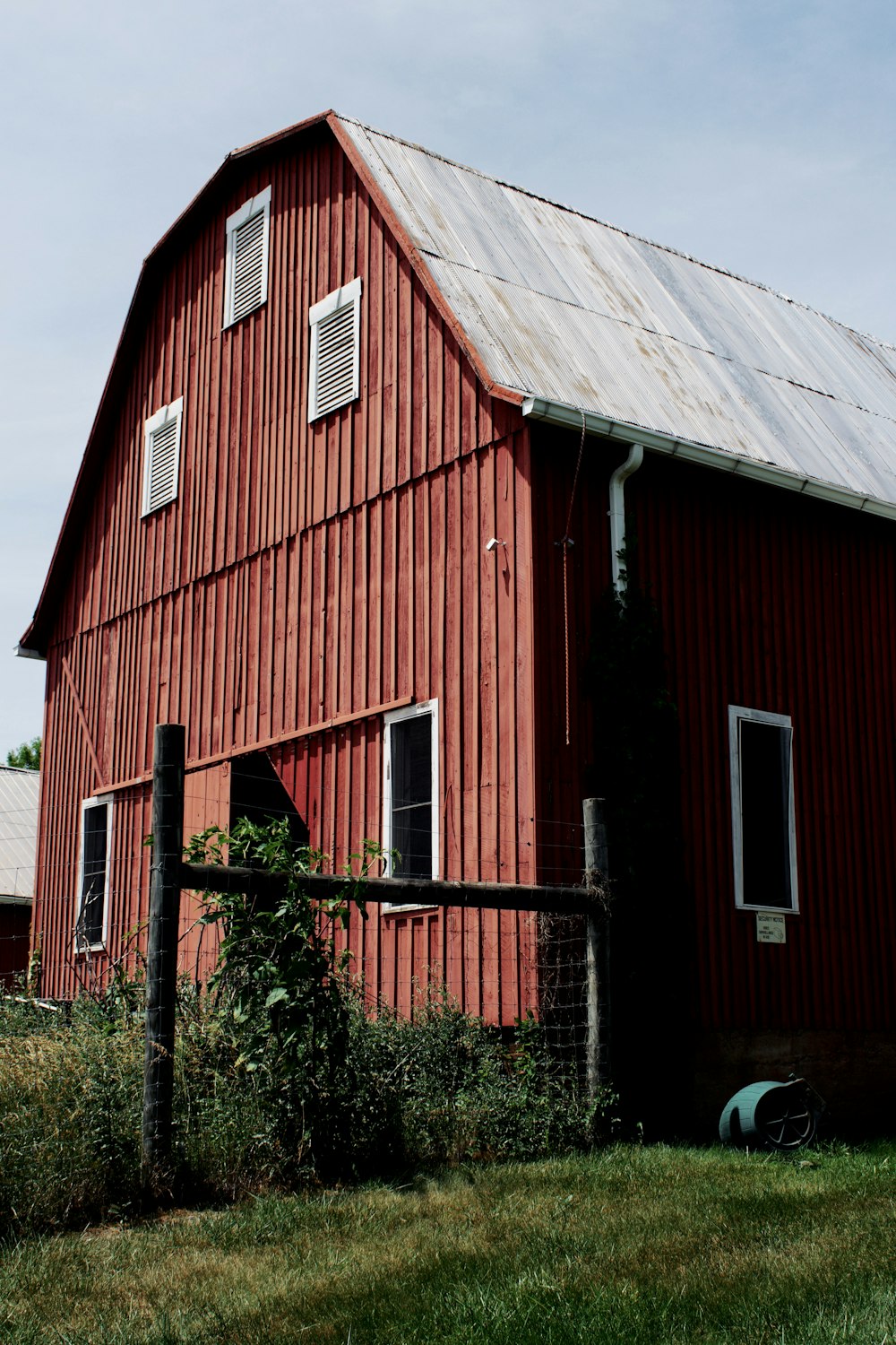 brown wooden shed during daytime