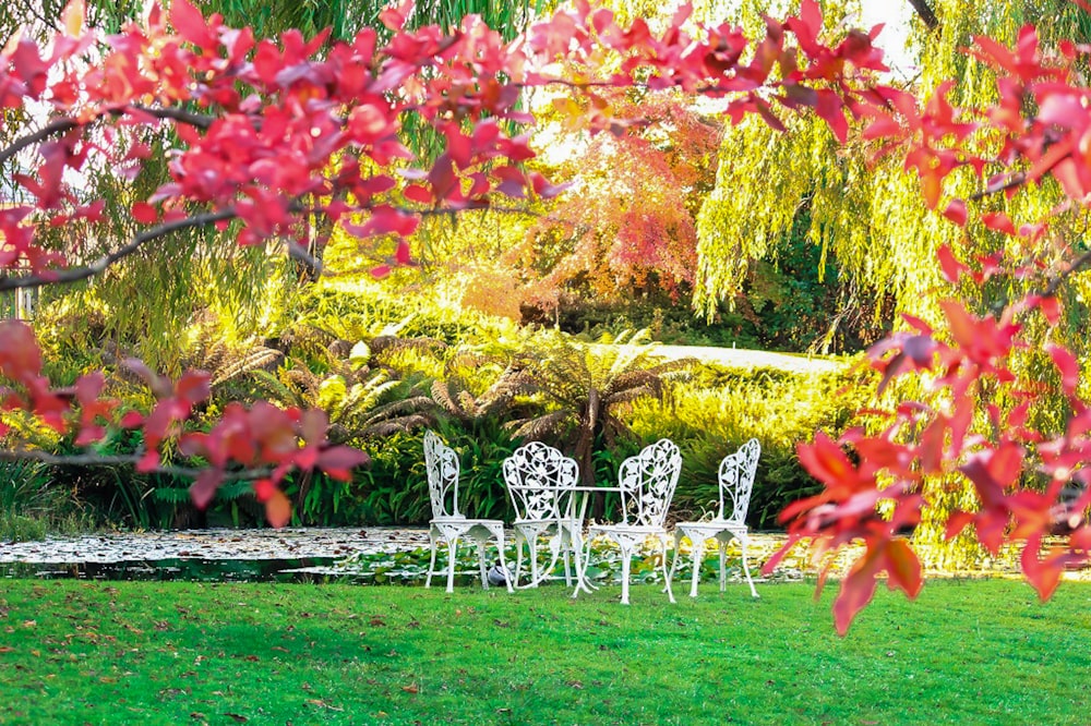 round white table with four chairs