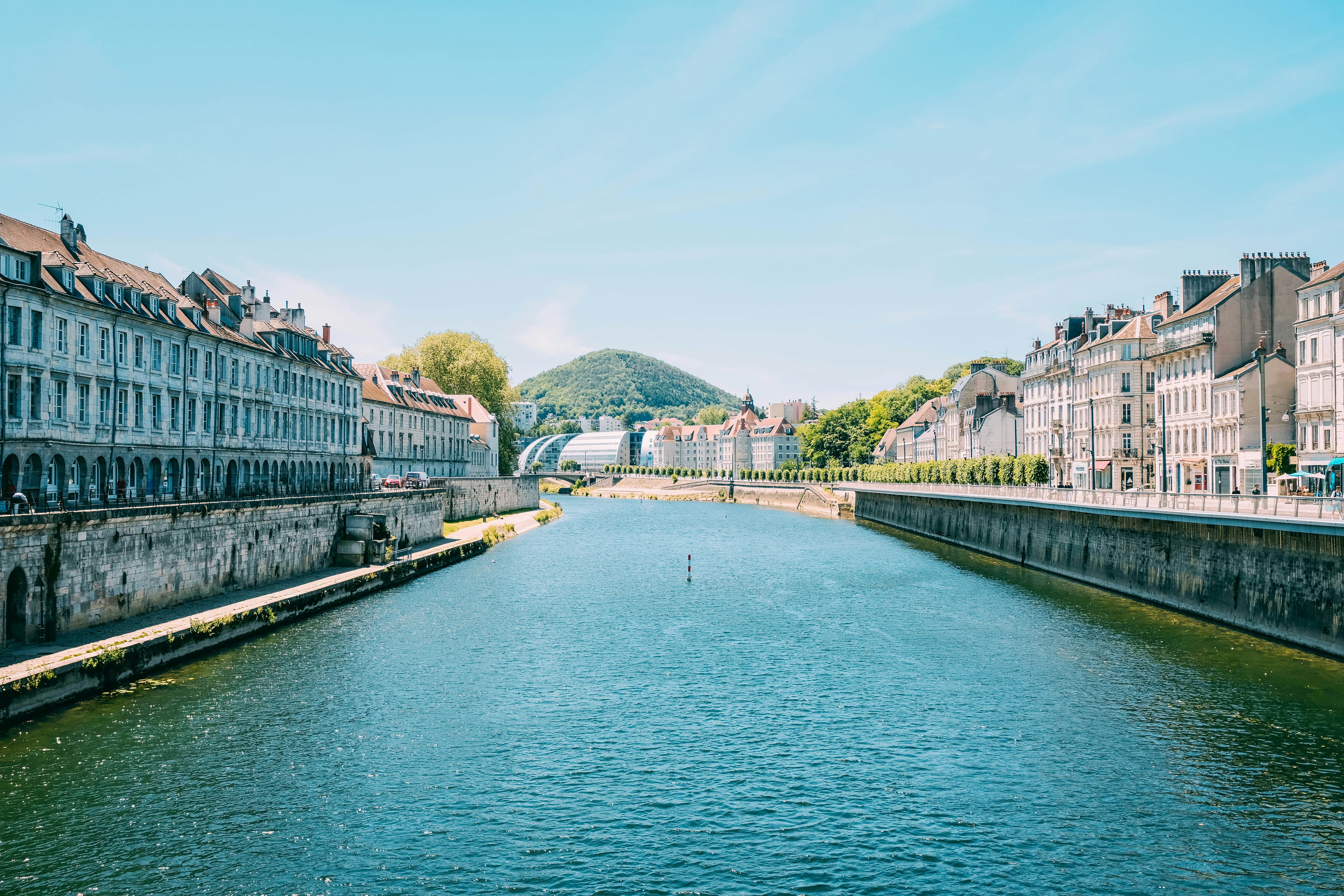 Photo by adrienolichon