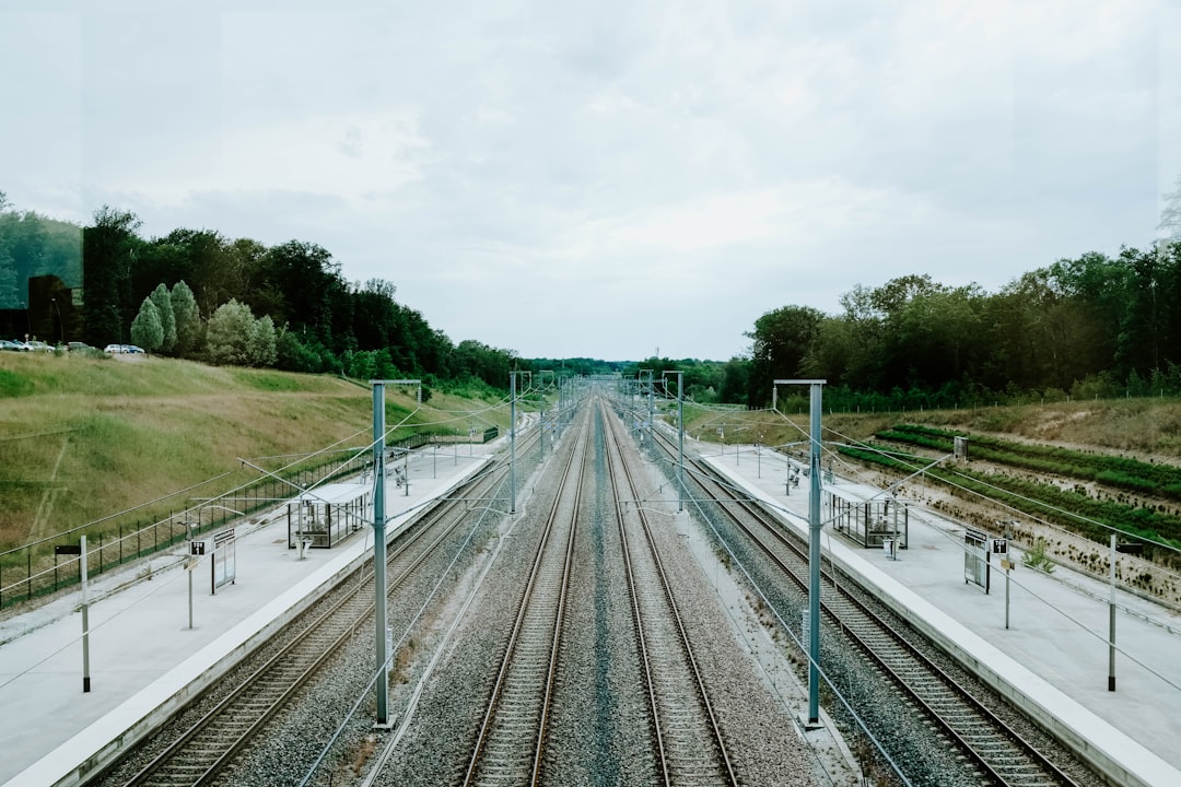 train railway during daytime