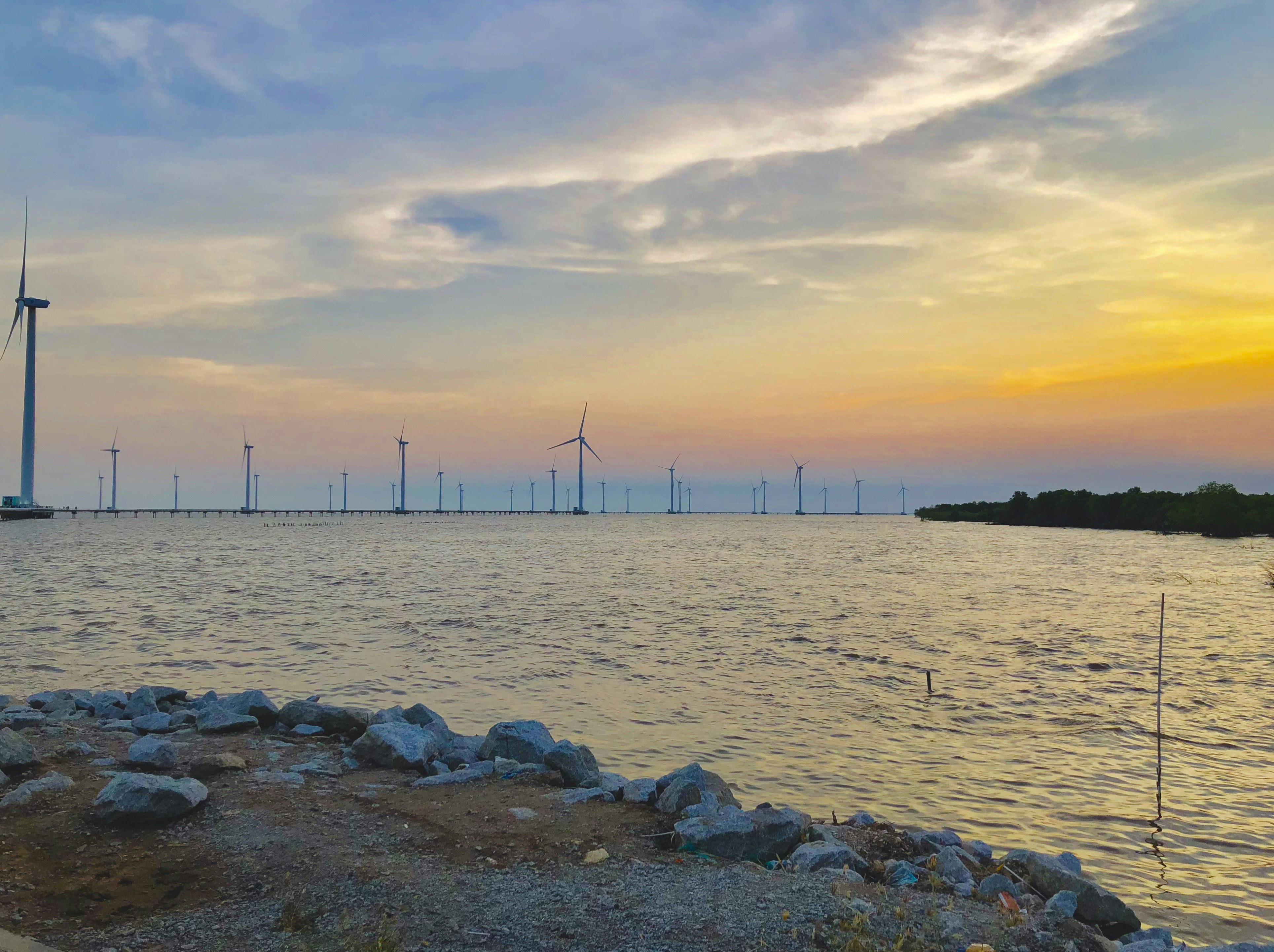 Trump Yönetimi Offshore Rüzgar Projelerinden Çekilen Firmalara 885 Milyon Dolar Tazminat Ödeyecek