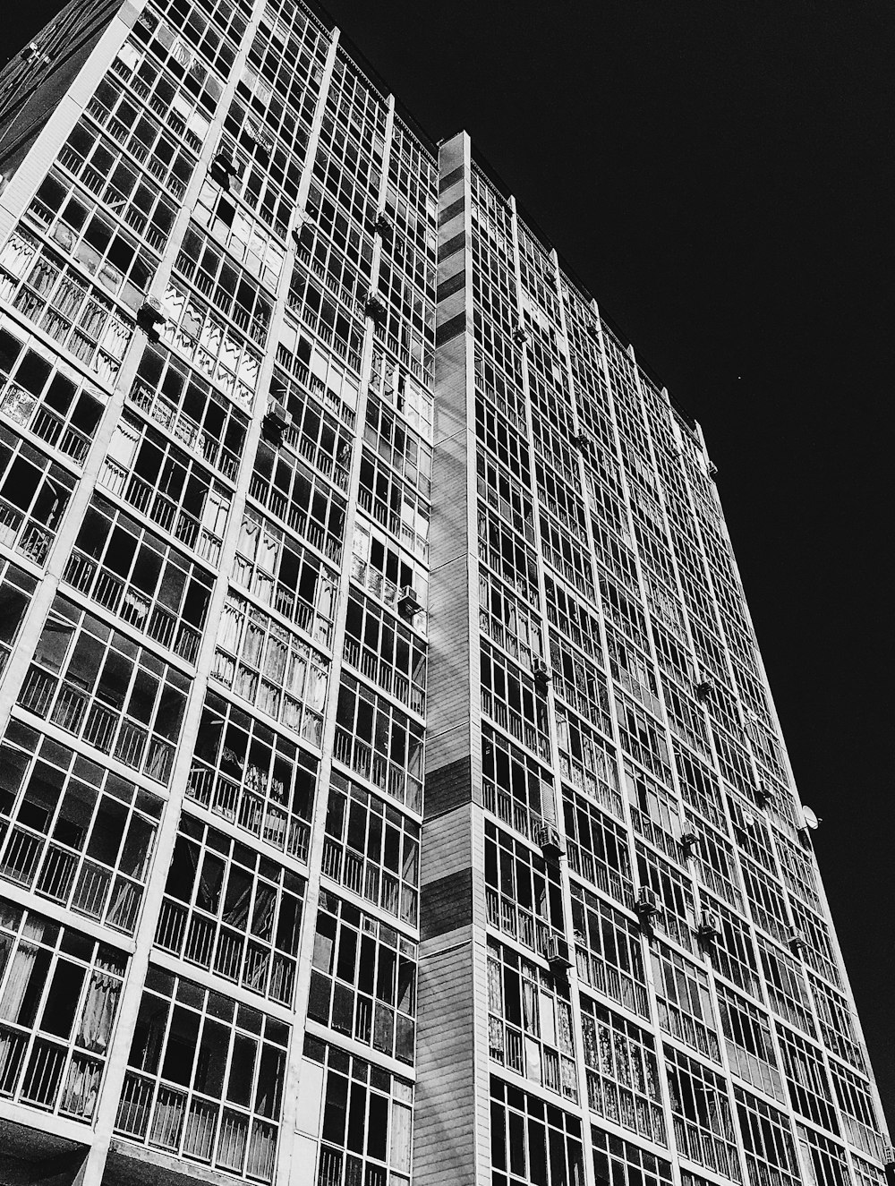 greyscale photo of building