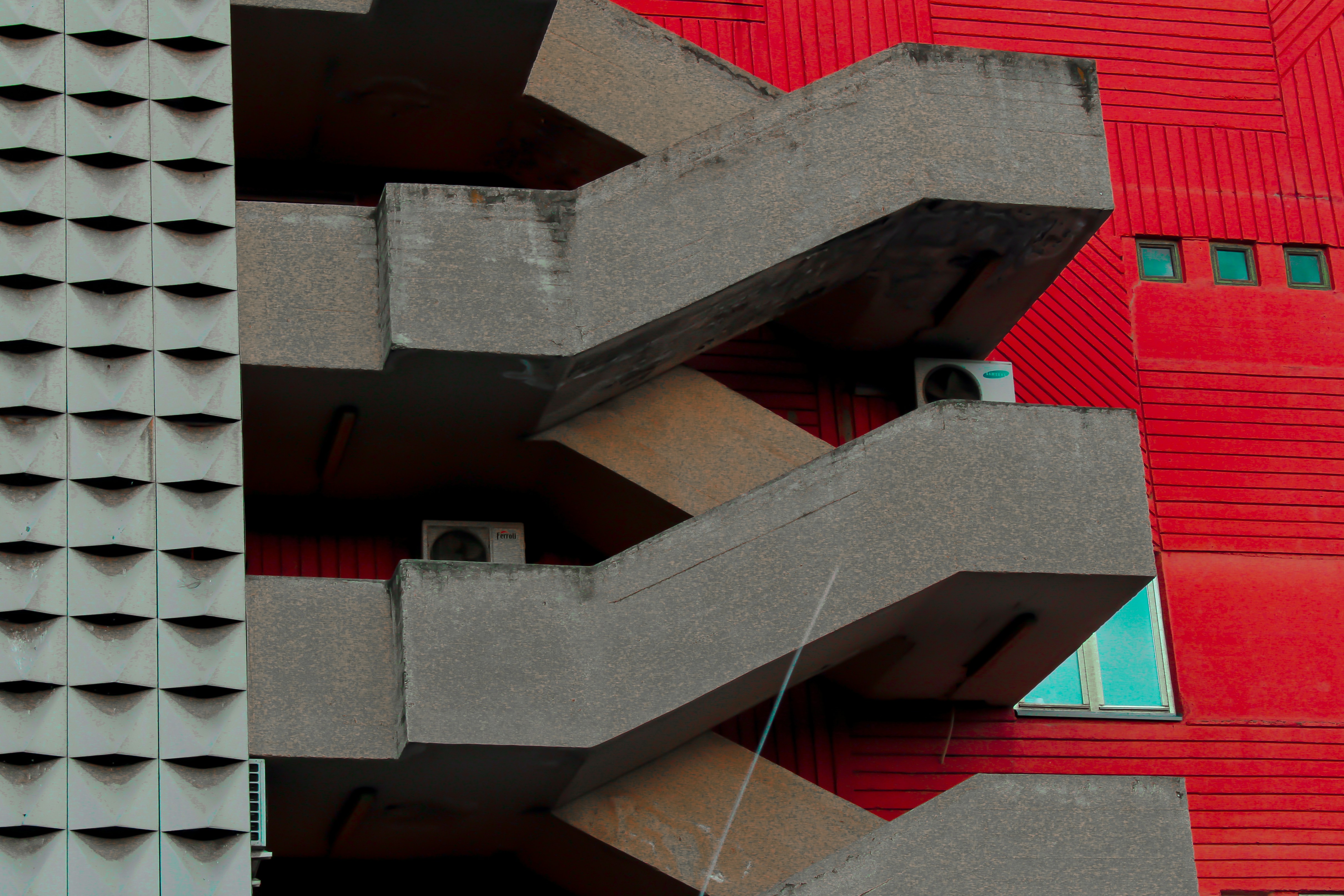 Photo by anikolleshi