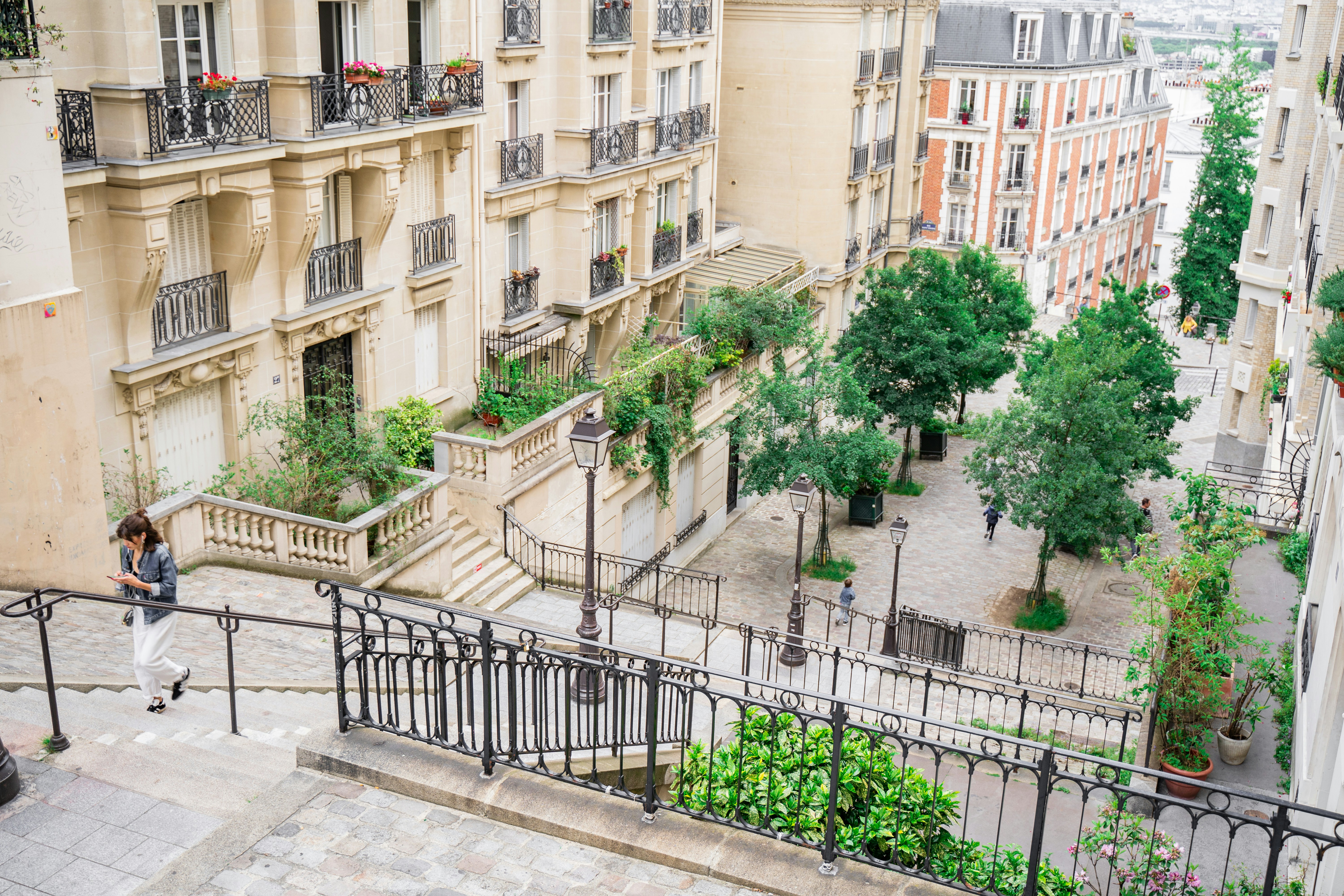 Sacré-Cœur Basilica: Breathtaking Views from Montmartre Hill