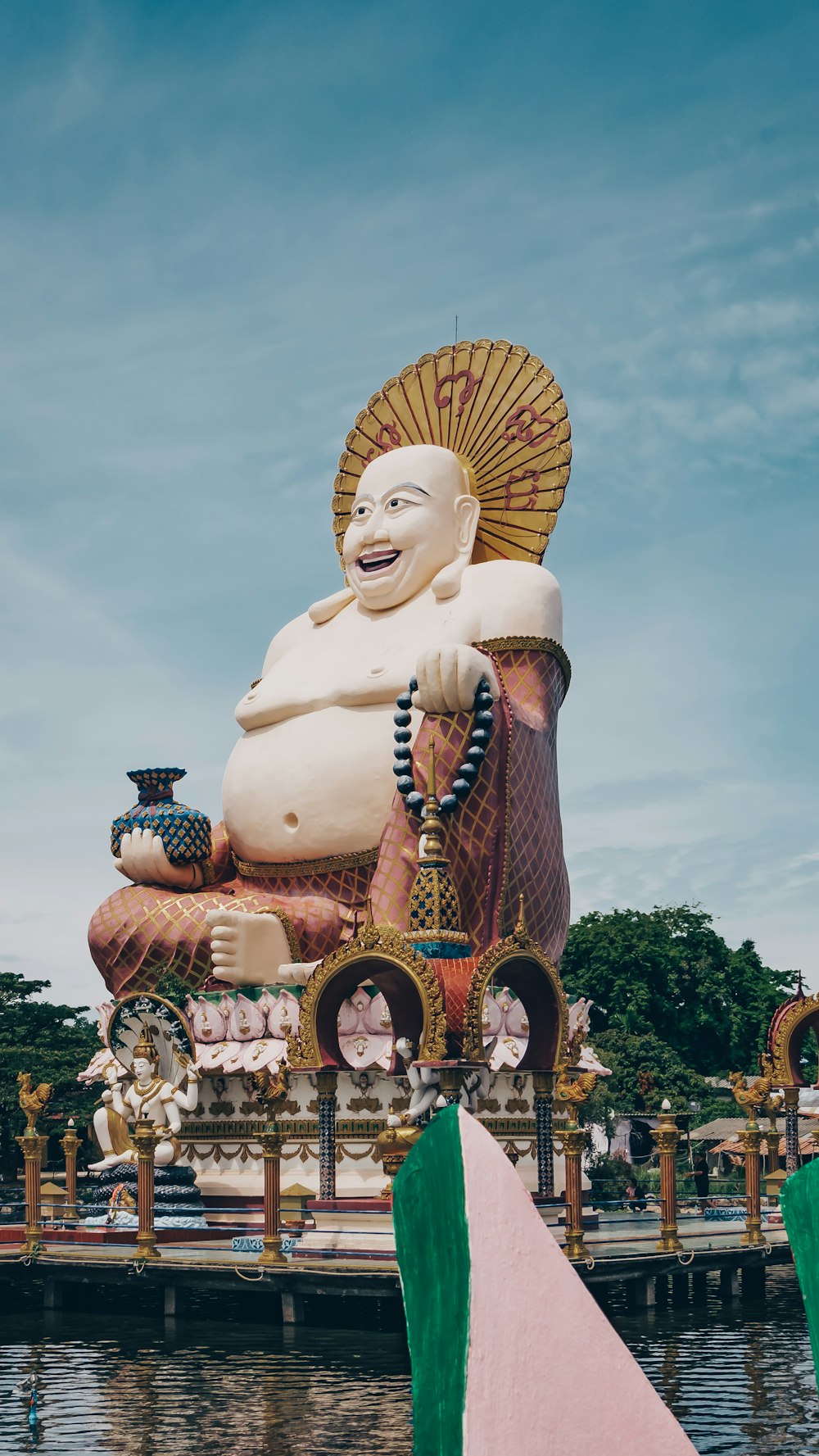 smiling Buddha statue