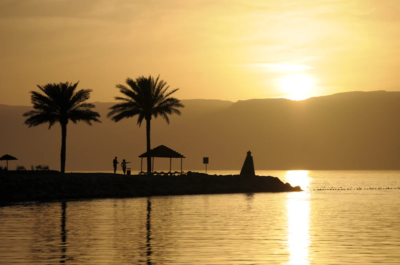 Best Neighborhoods to Stay in Aqaba: Where to Book and What to Expect