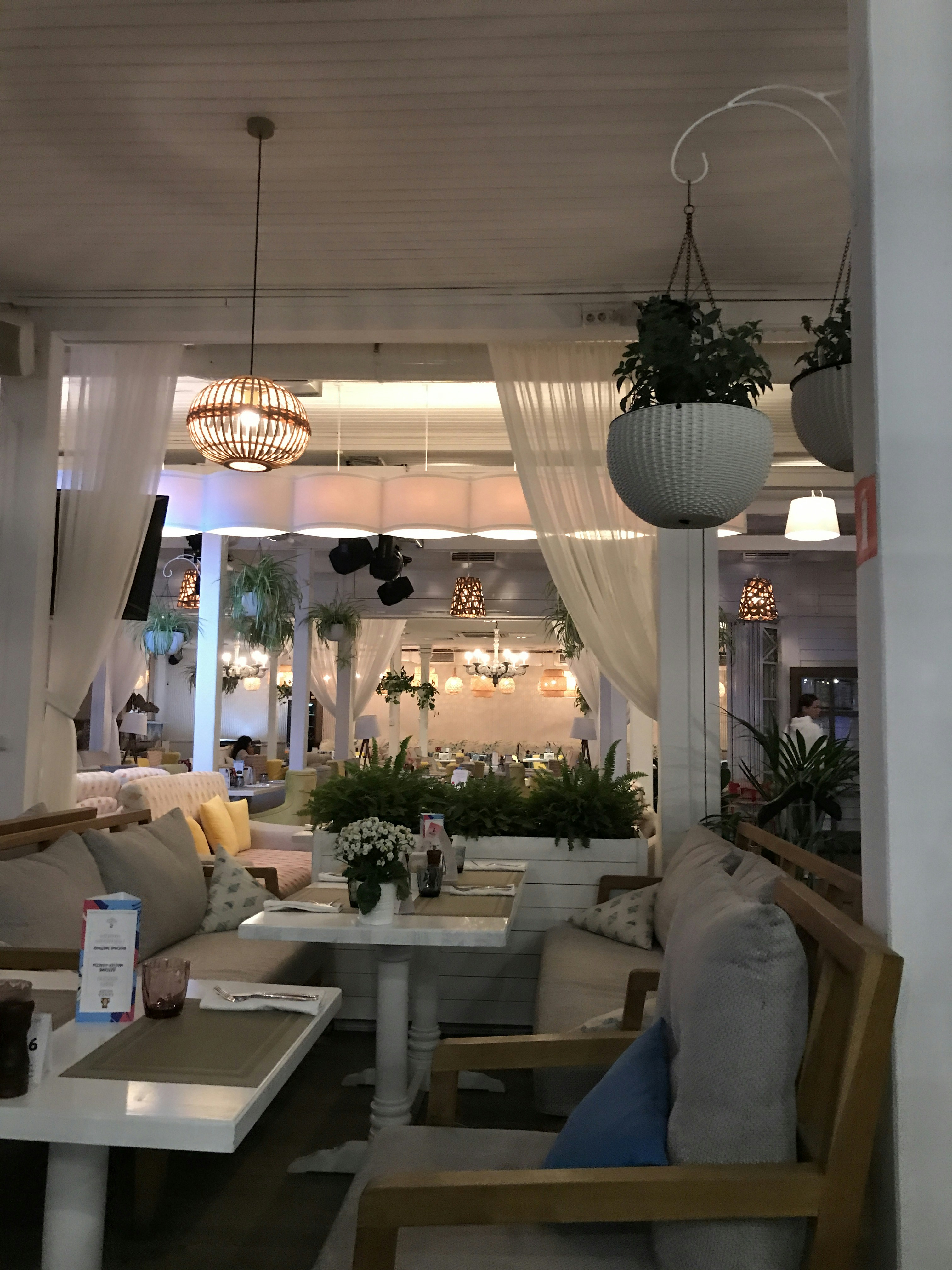 Finding the Best Restaurant Interior Designers Near You