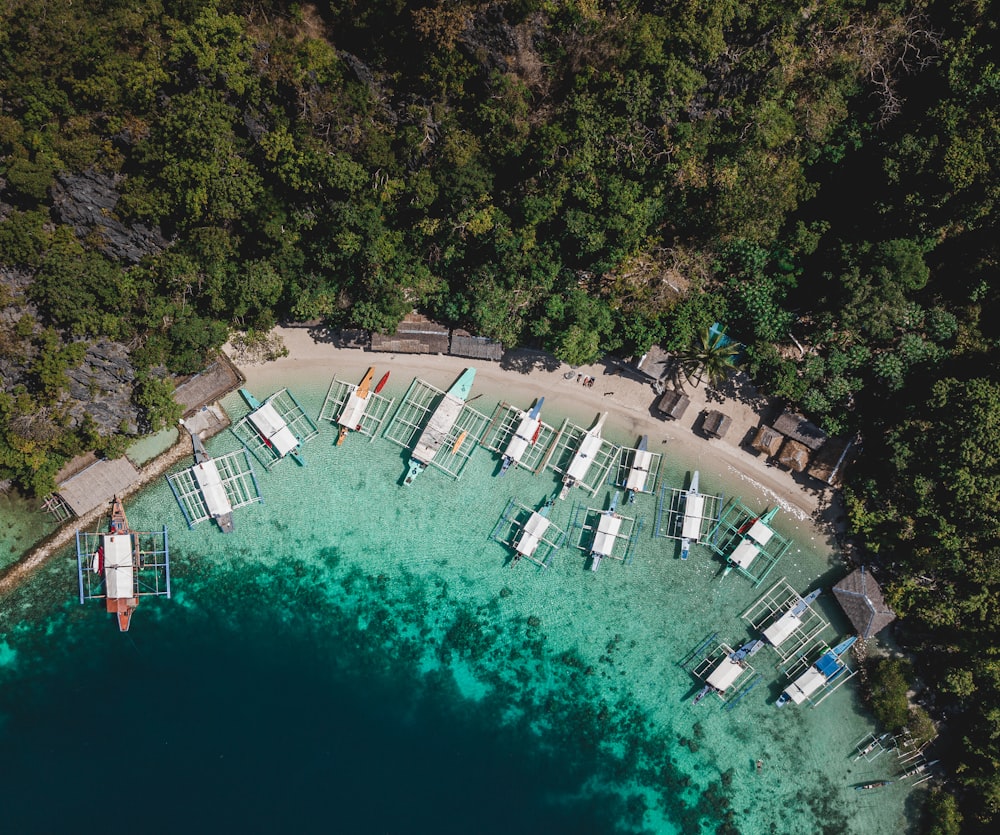 boat on the ocean photography