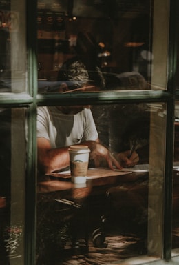 depth with layering for photo composition,how to photograph man wearing white crew-neck t-shirt