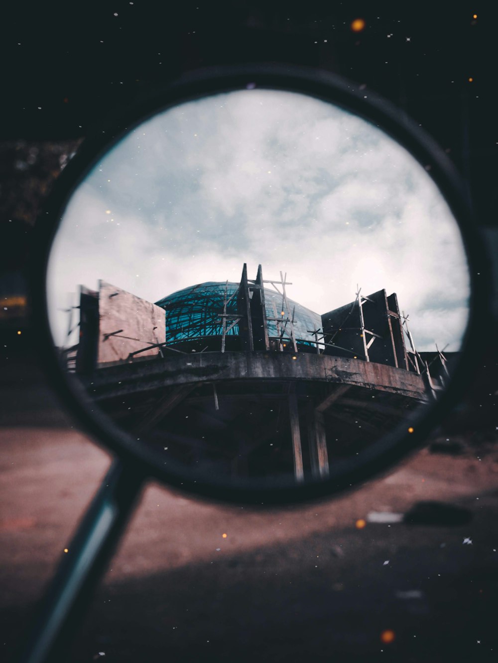 magnifying glass with dome building