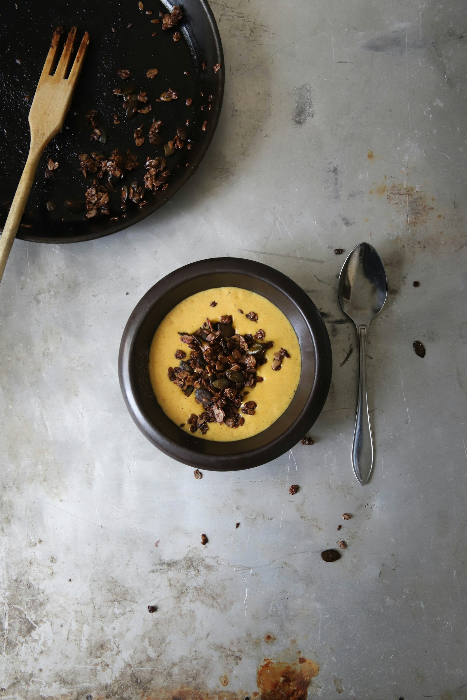 Canon EOS 6D Mark II + Sigma 24-70mm F2.8 EX DG Macro sample photo. Stew platter beside spoon photography