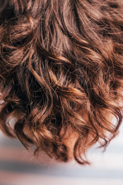 Perfect Your Look with a Stunning Curly Perm