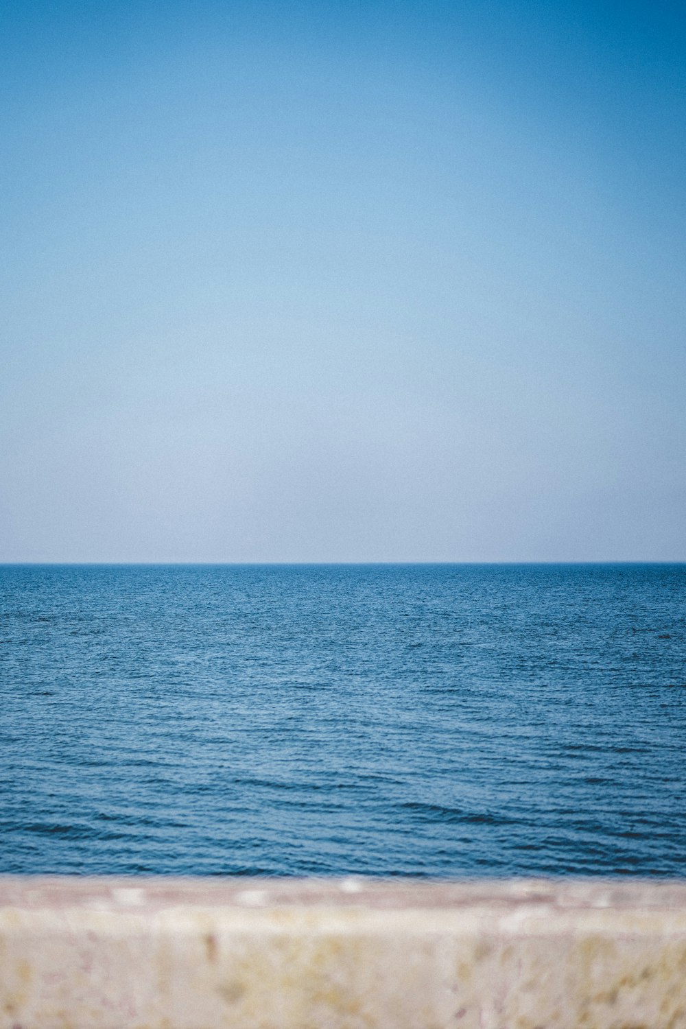 ocean under blue sky