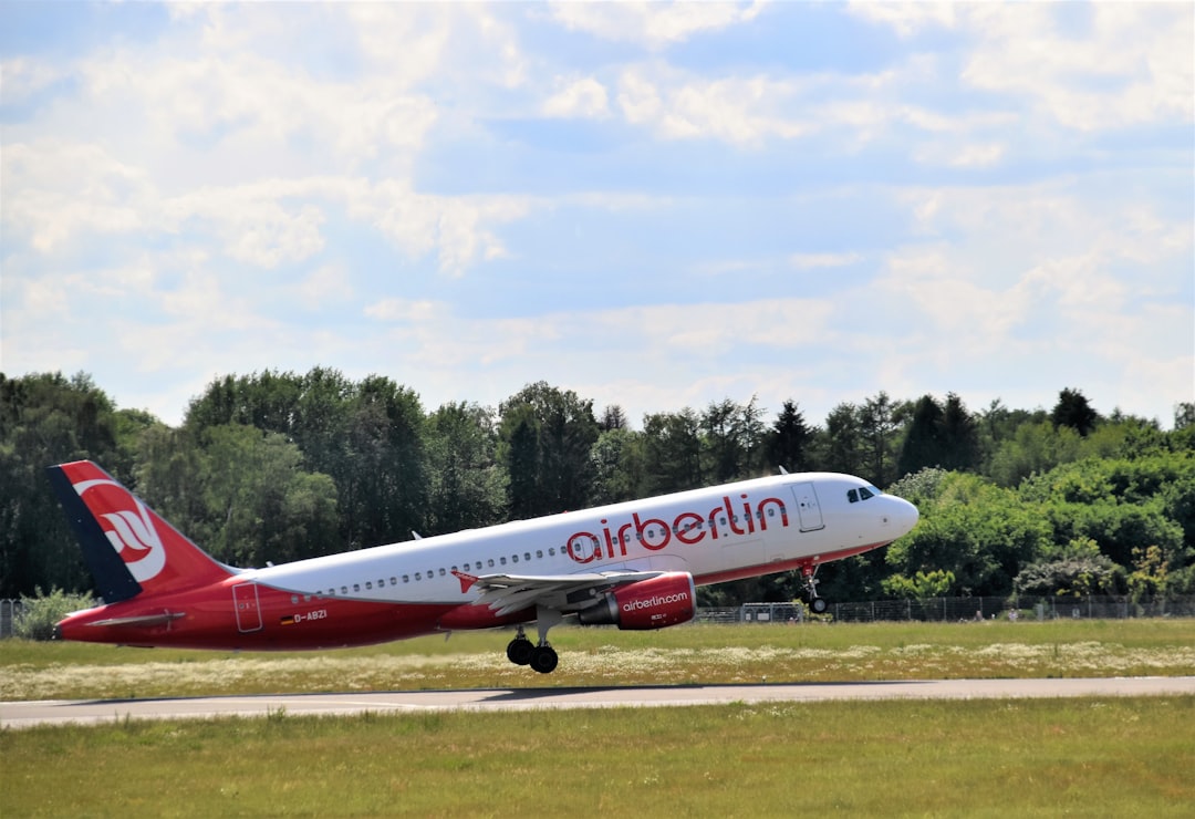 white and red Airberlin airplane