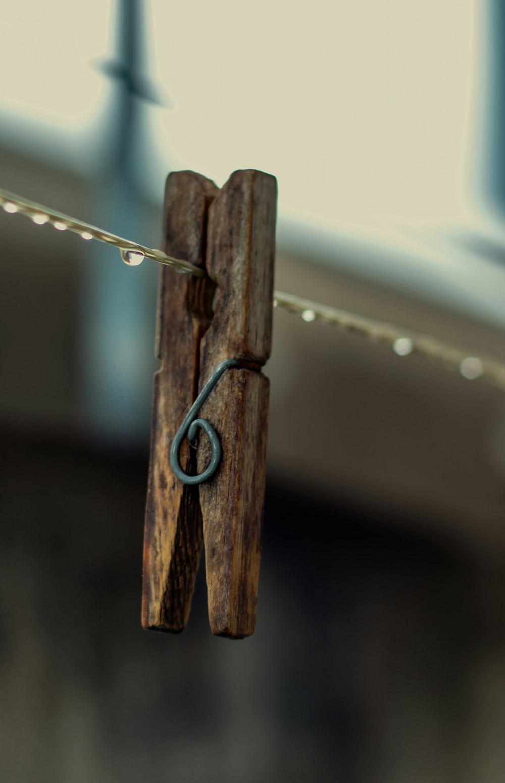 brown clothes pin on clothes line