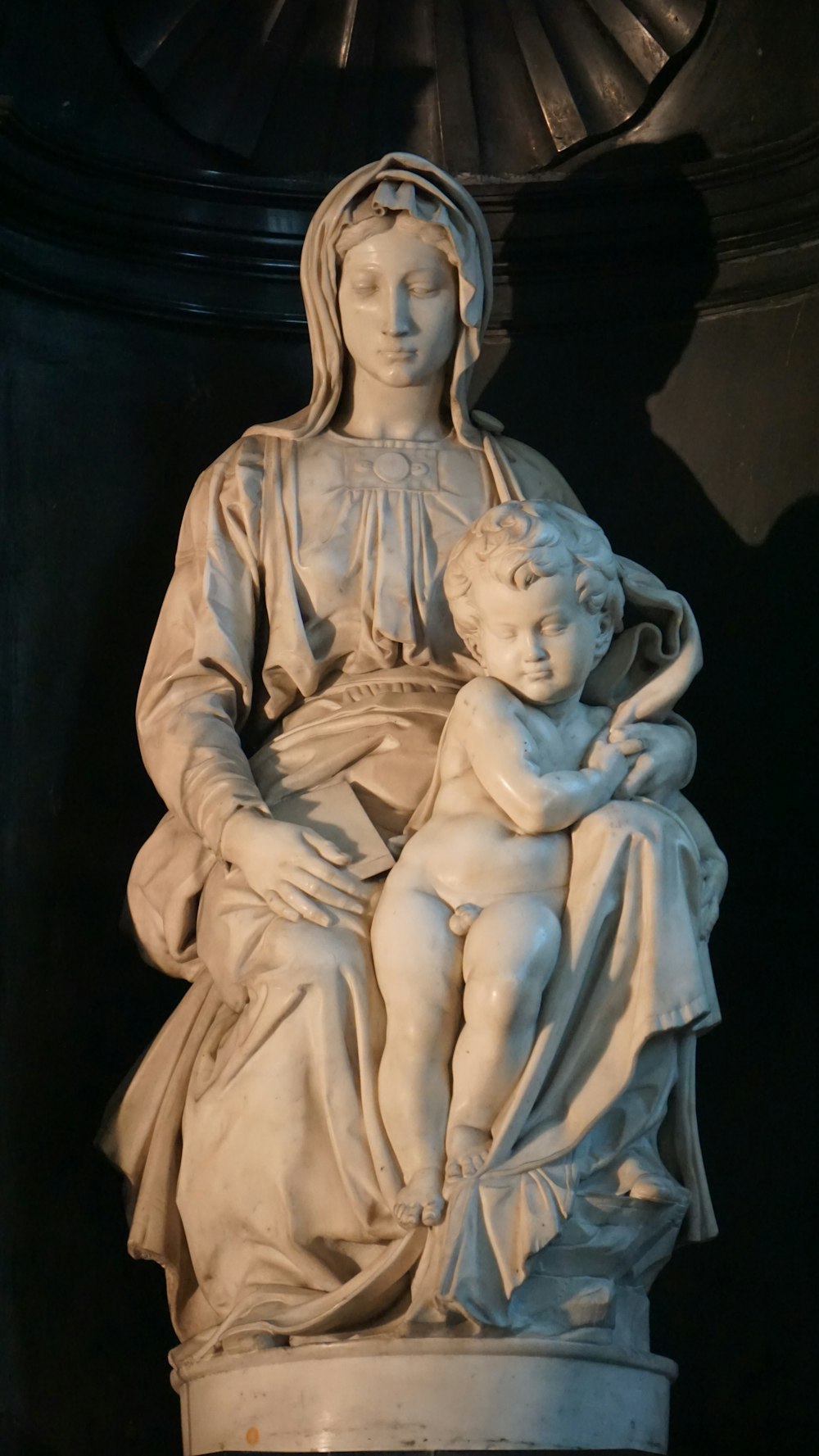 woman and baby statue