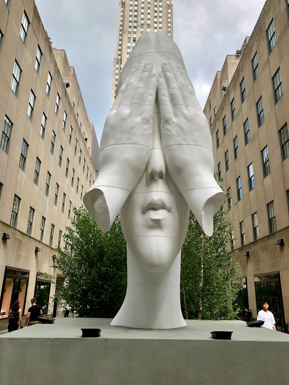 Estatua de rostro humano