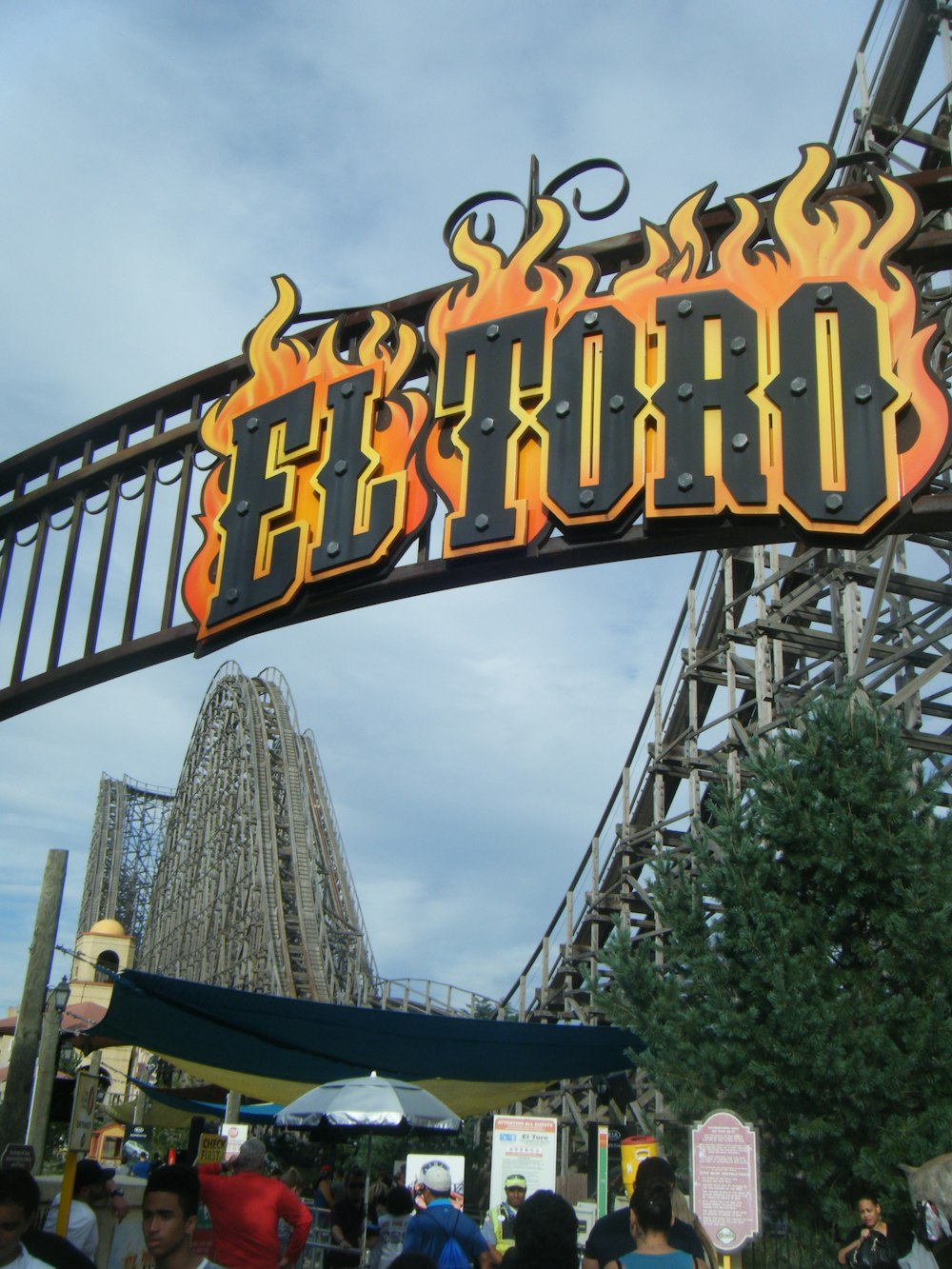 black and yellow flame El Toro signage