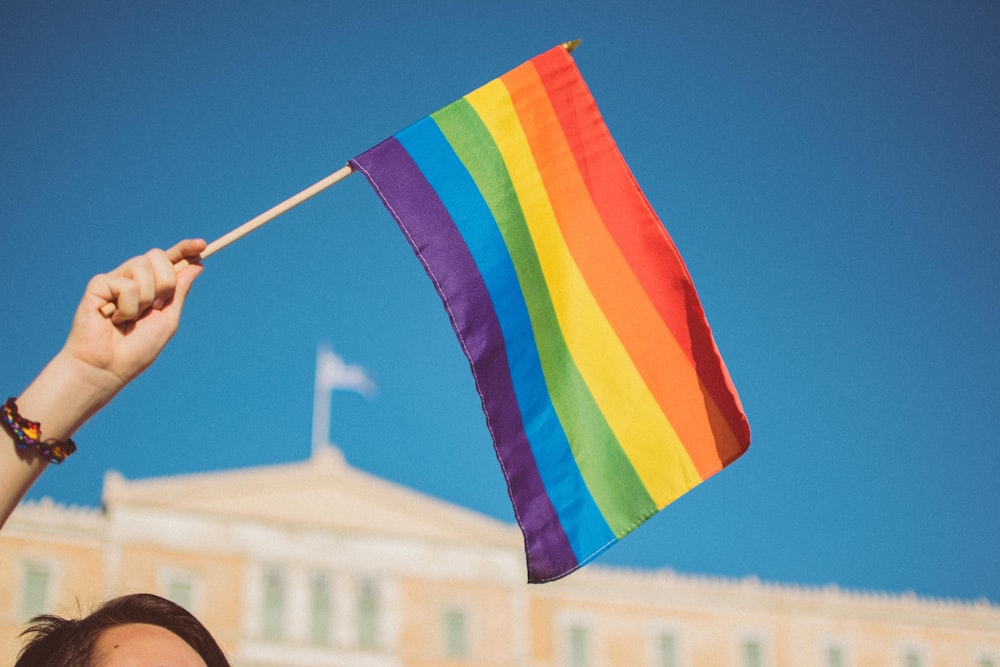 Drapeau rayé multicolore