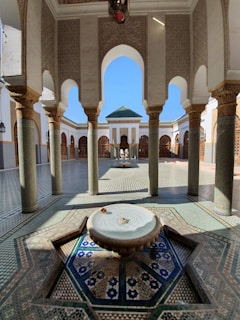 white and brown concrete table MEKNES