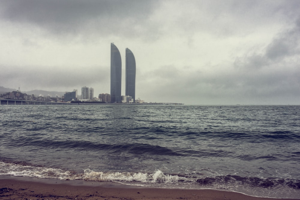 landscape photo of a beach