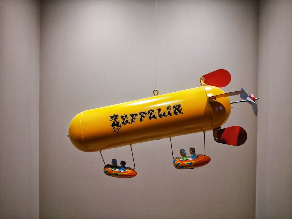 decoración colgante Zeppelin amarillo