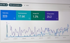 monitor displaying google seo insights