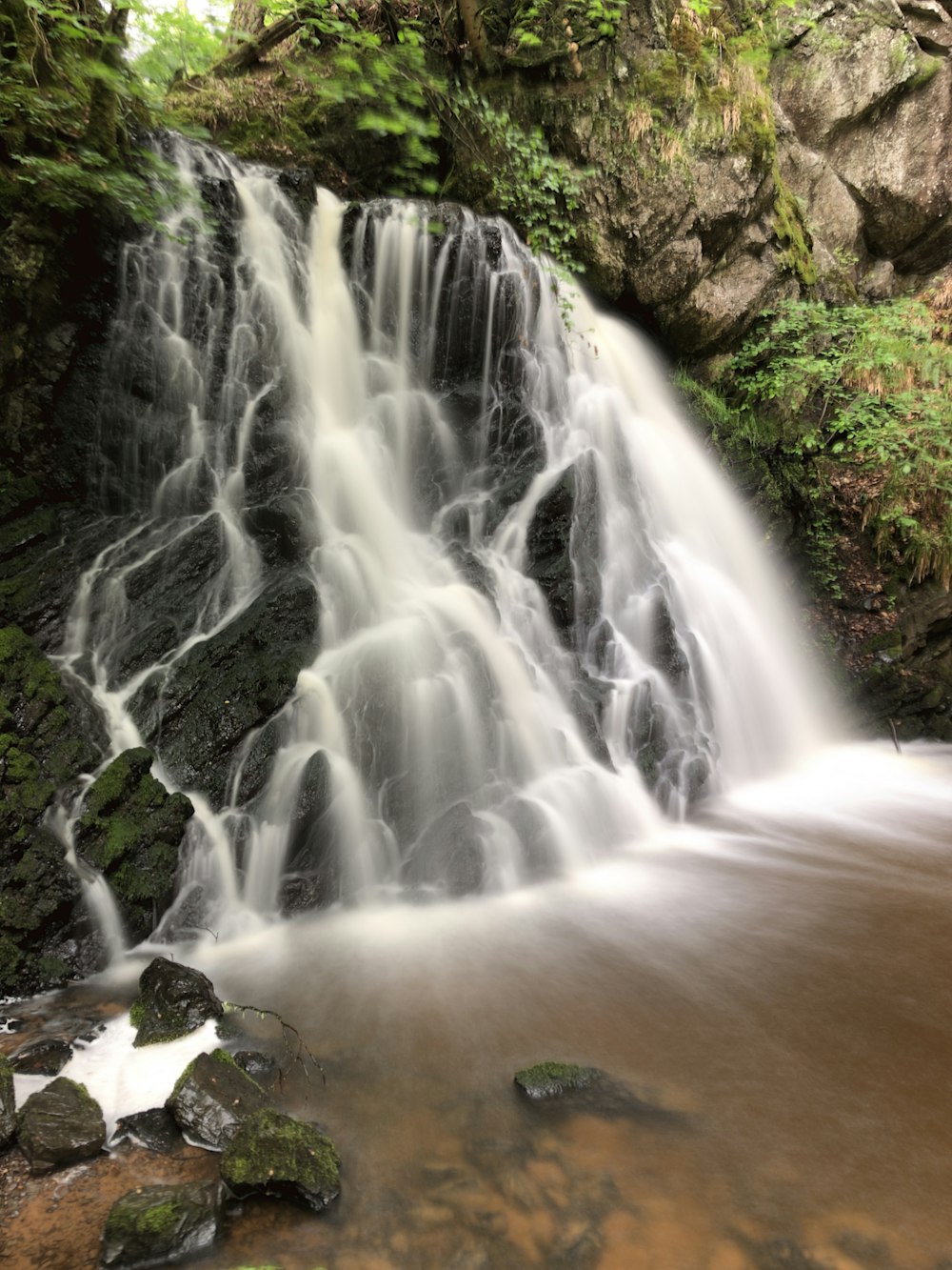 waterfalls during daytime