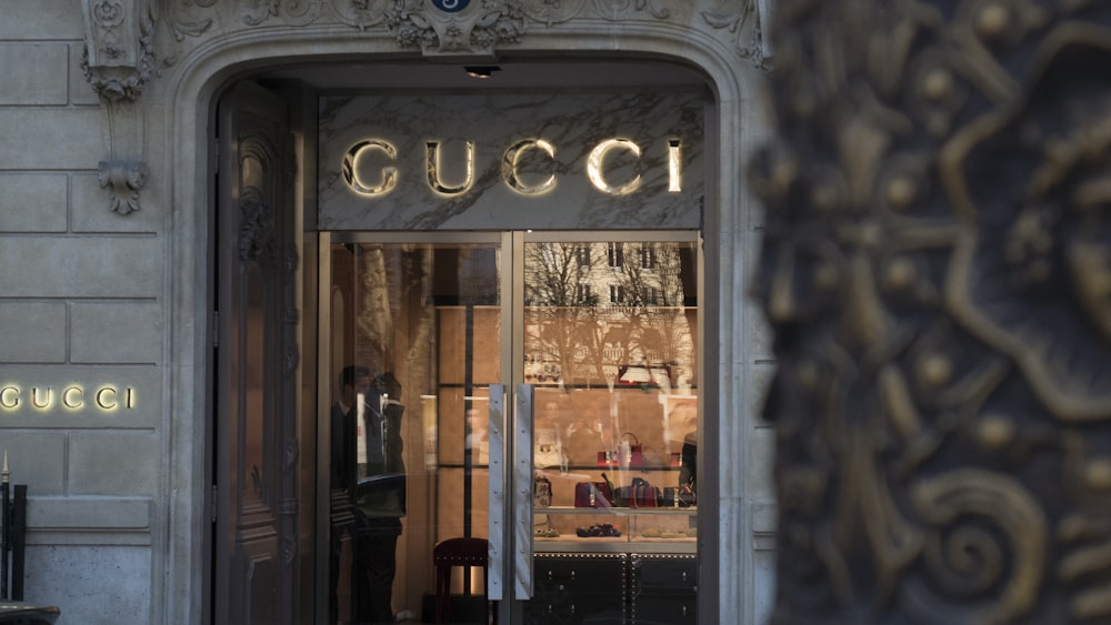 Gucci signage