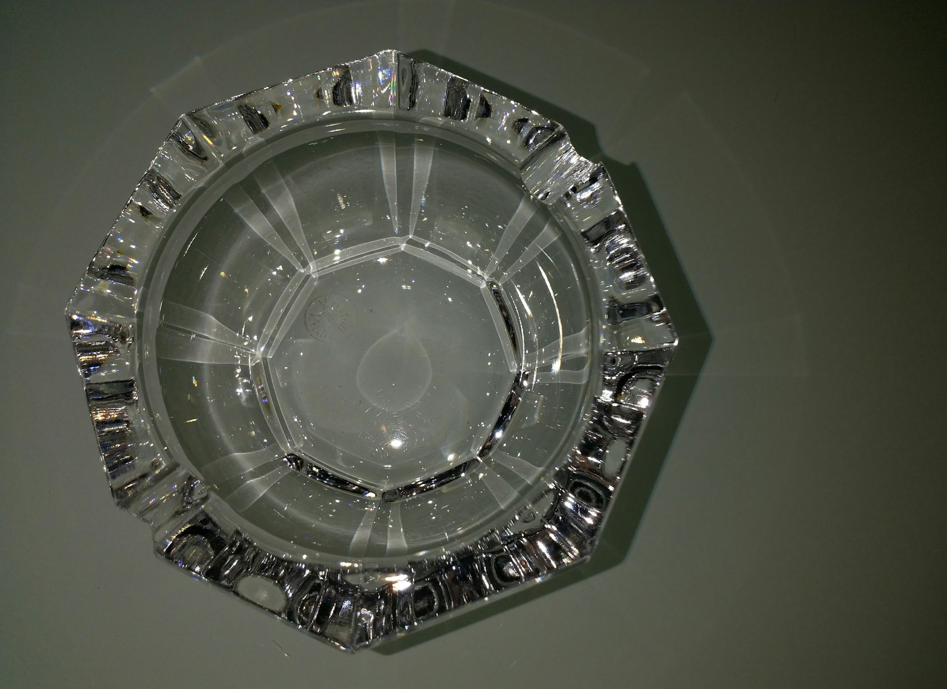 gray computer monitor