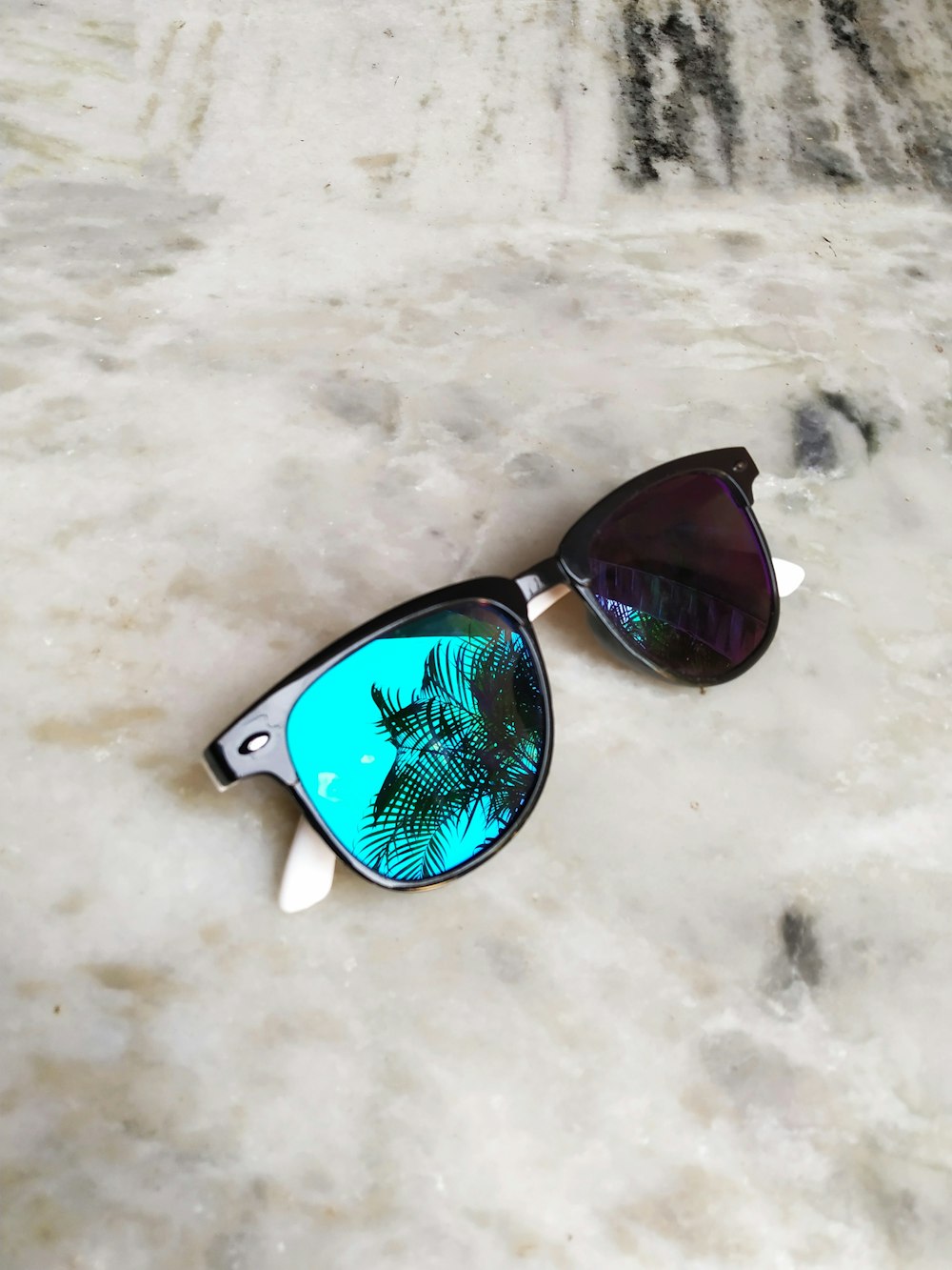 black-framed Wayfarer-styled sunglasses