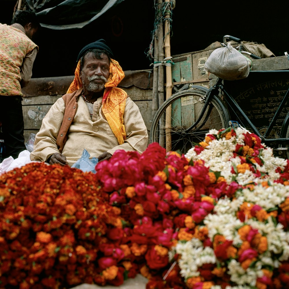 flor de pétalos rojos y blancos