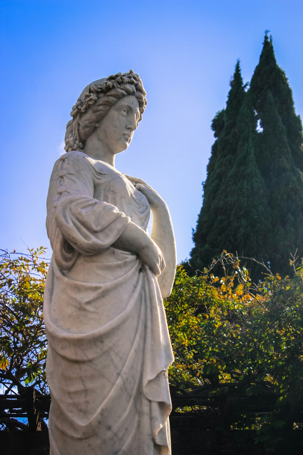 female concrete statue