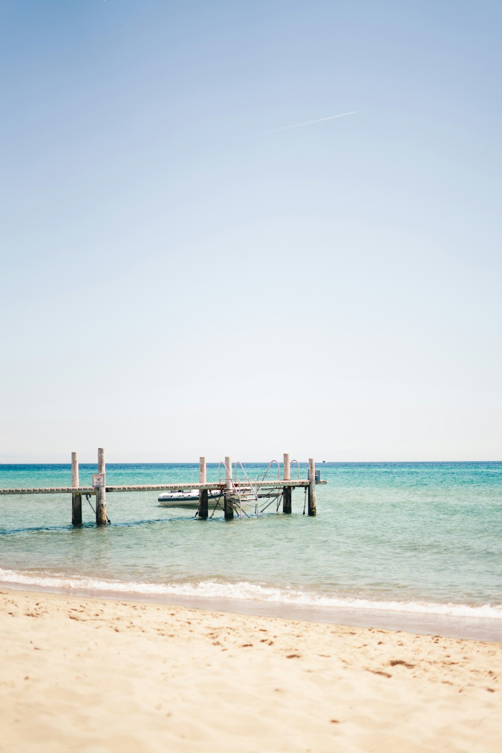 white and gray wooden dock