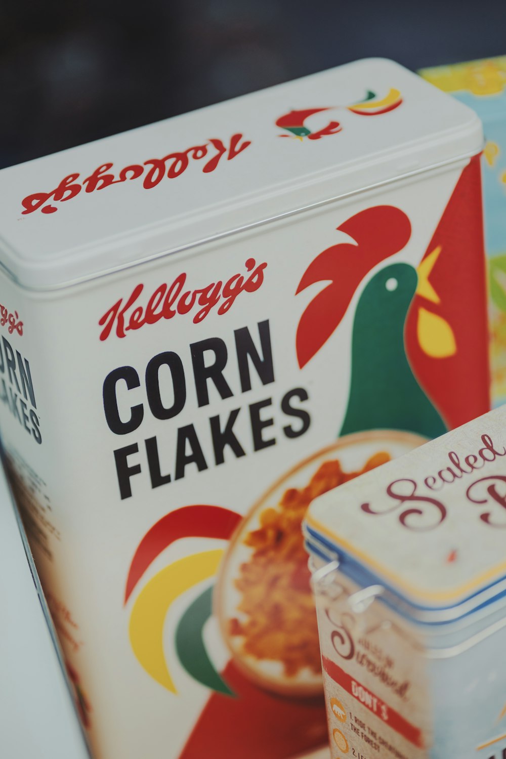 Kellogg's Corn Flakes can