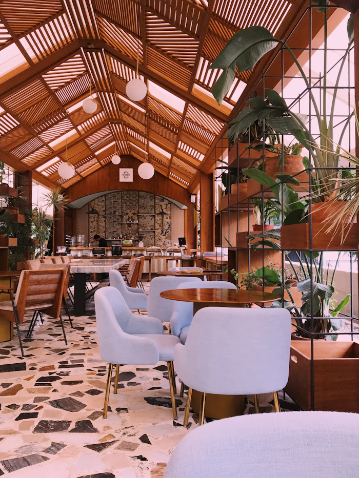 Bar and restaurant atmosphere