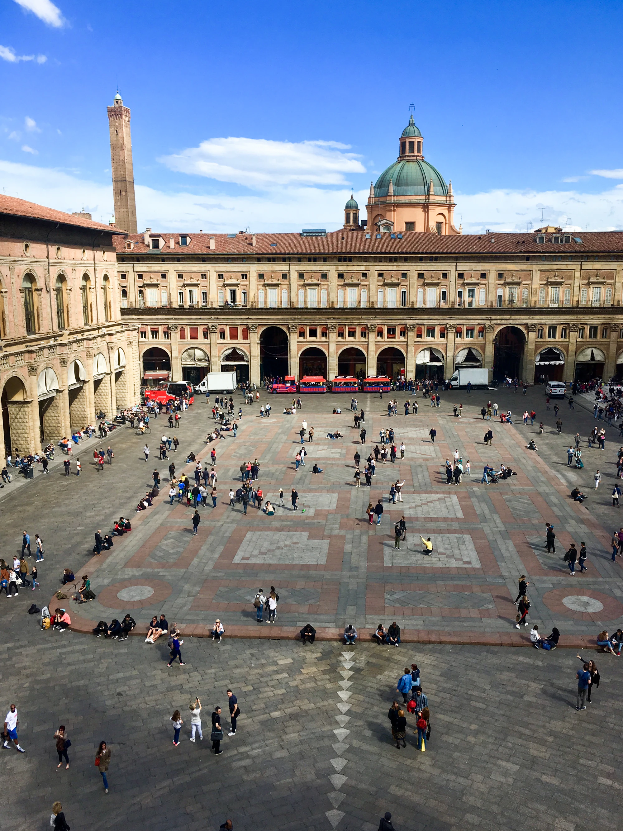 Bologna, portici del centro storico