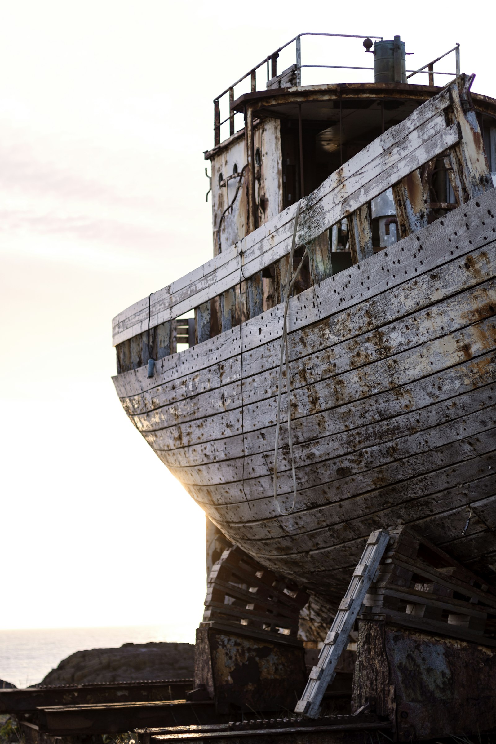Canon EOS 70D + Canon EF 50mm F1.4 USM sample photo. Brown rusted metal ship photography