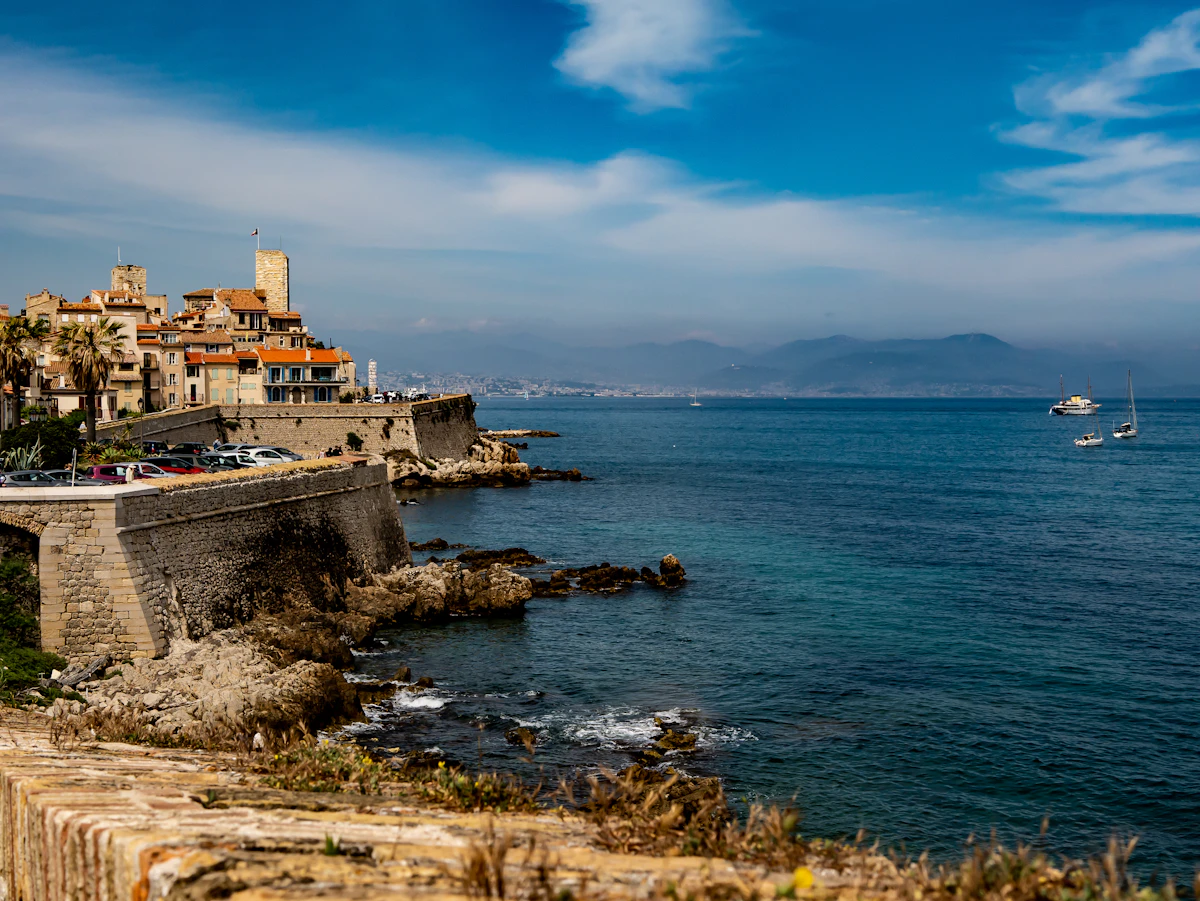 Port Vauban et remparts d'Antibes