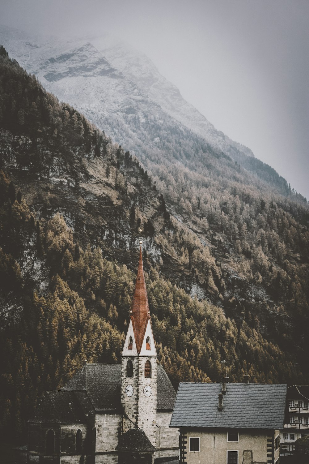 houses near mountain