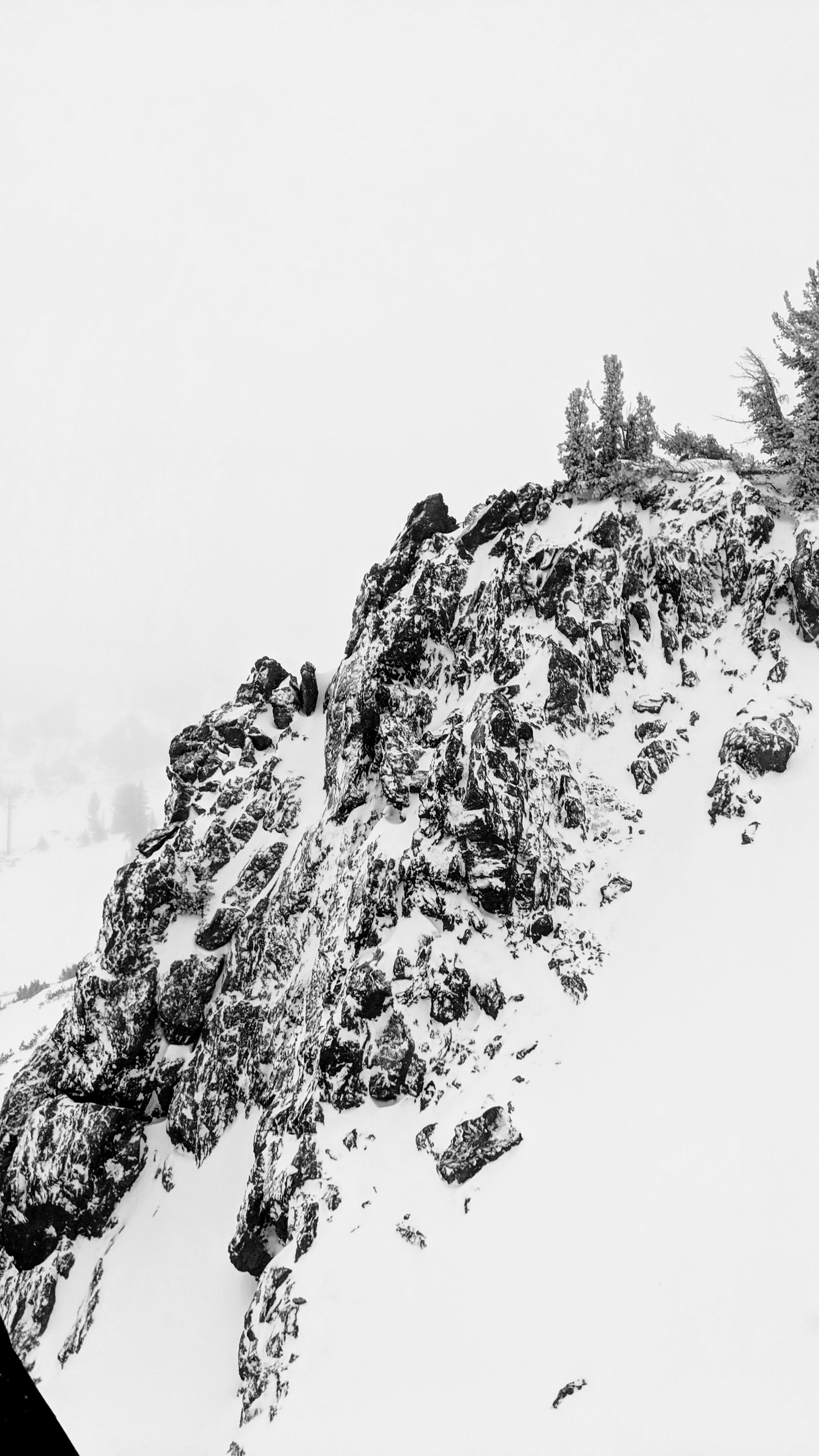 Montaña durante el día