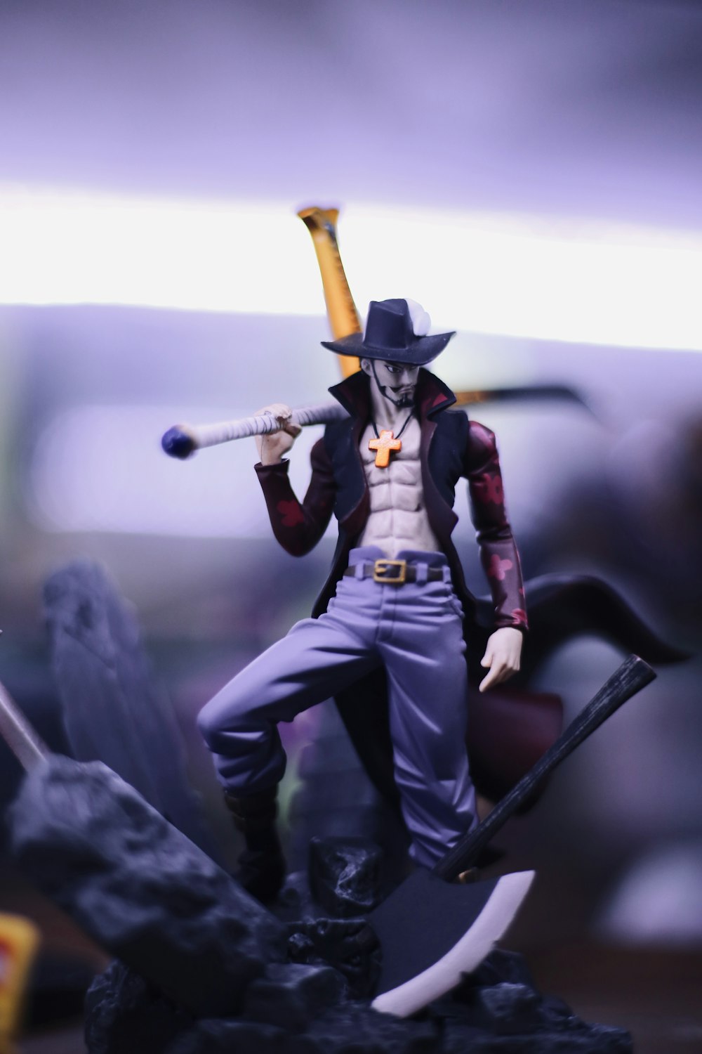 One Piece Dracule Mihawk figurine
