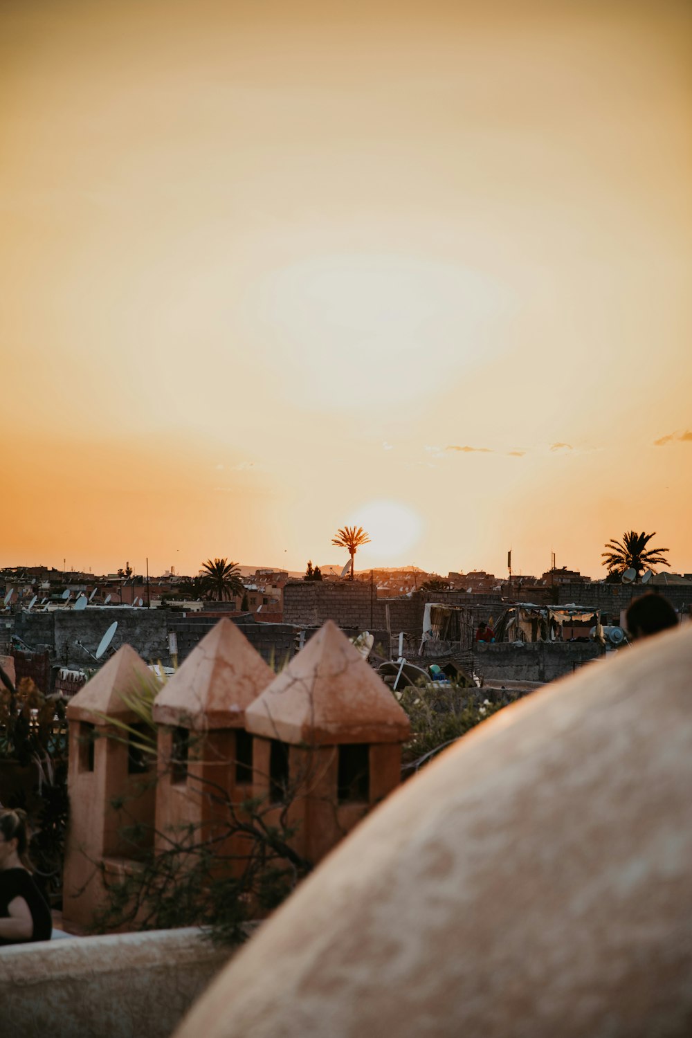 maison en béton brun