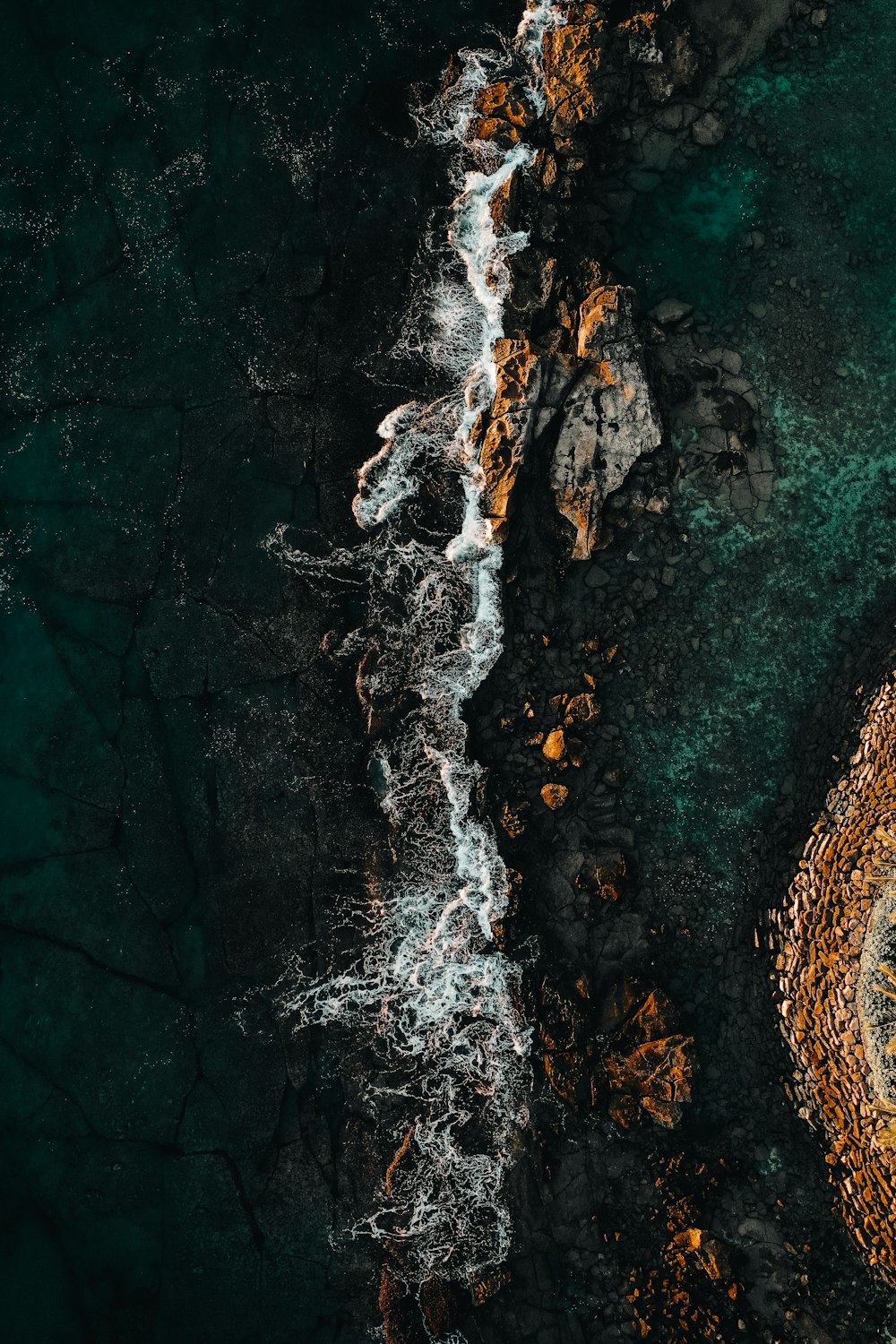 aerial photography of body of water during daytime