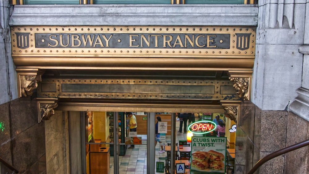 the entrance to subway entrance in new york city