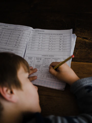 a dyscalculic person doing mathematics activities