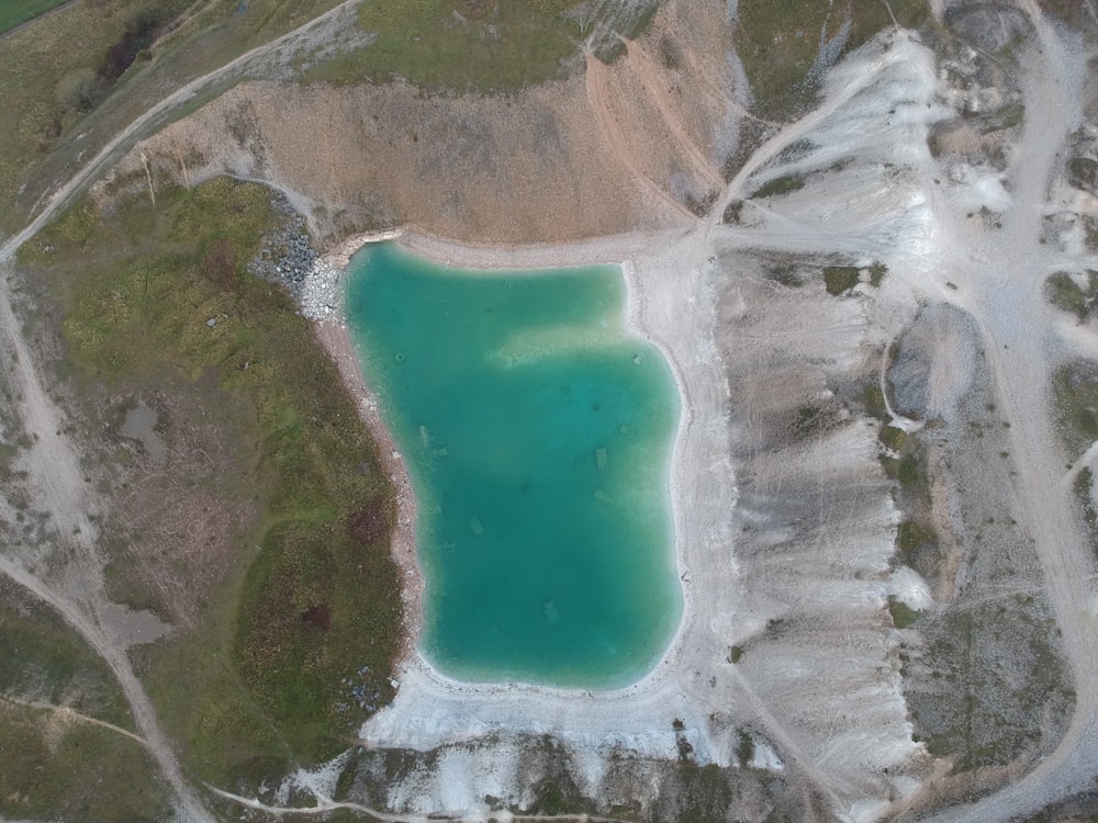 Vista aérea del cuerpo de agua