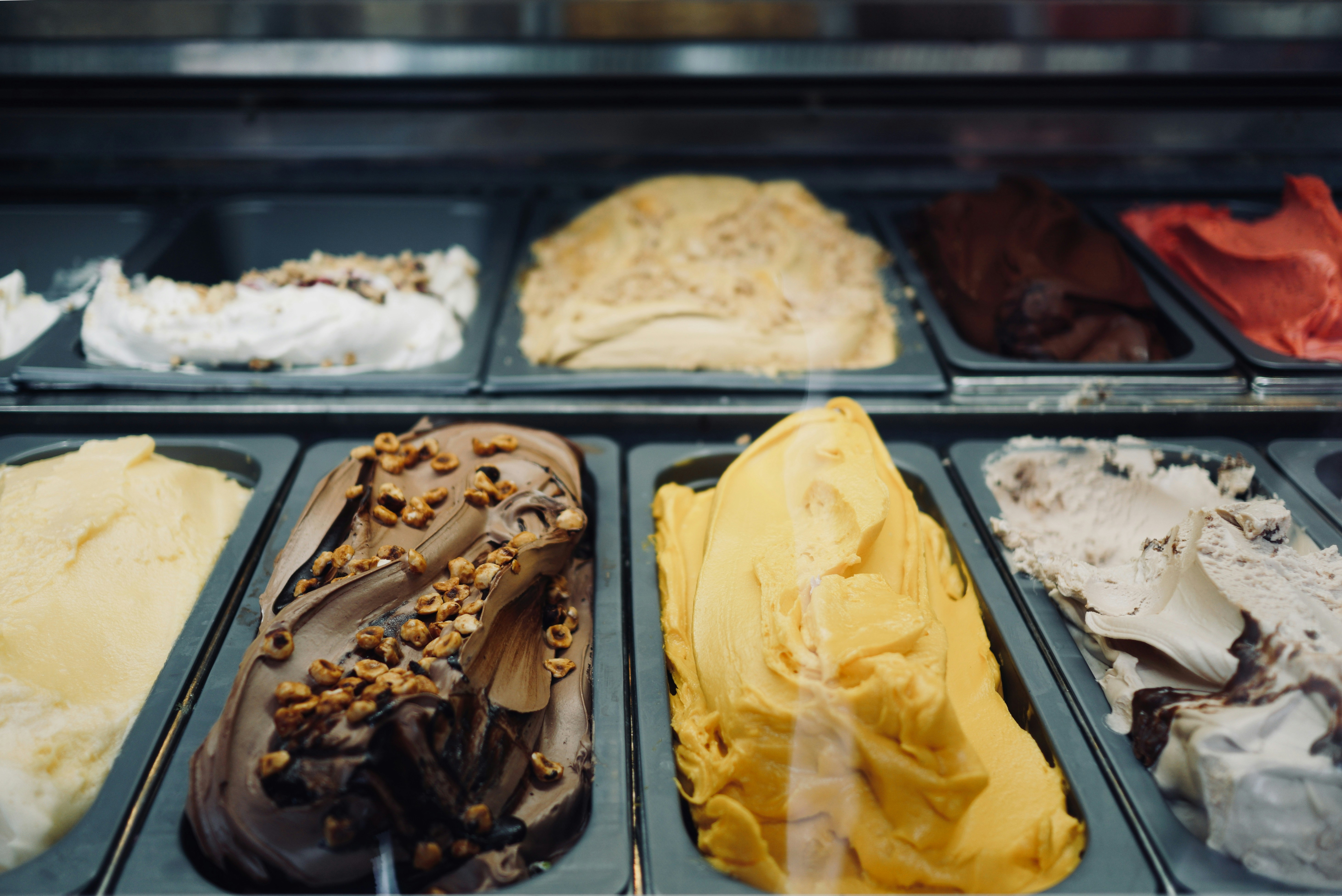 https://images.unsplash.com/photo-1560801619-01d71da0f70c?ixid=M3w2MjYzNjJ8MHwxfHNlYXJjaHw4fHxpY2UlMjBjcmVhbXxlbnwwfDB8fHwxNzgwNzY1NDQ5fDA&ixlib=rb-4.1.0