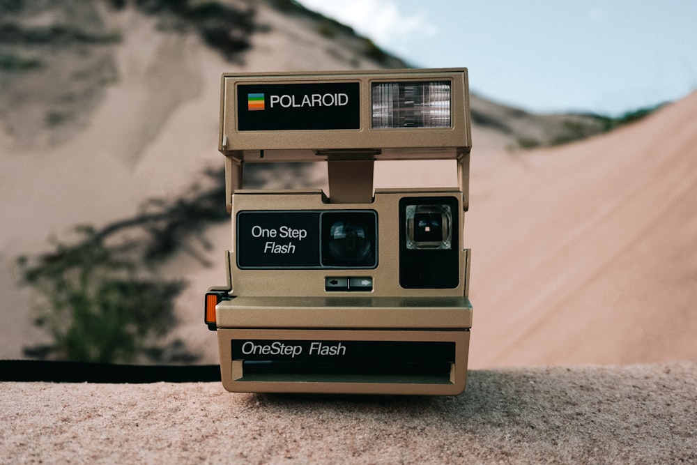 cámara instantánea Polaroid beige